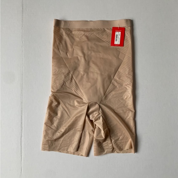 Spanx Control High-Waist Thigh Shaper - Picture 3 of 8